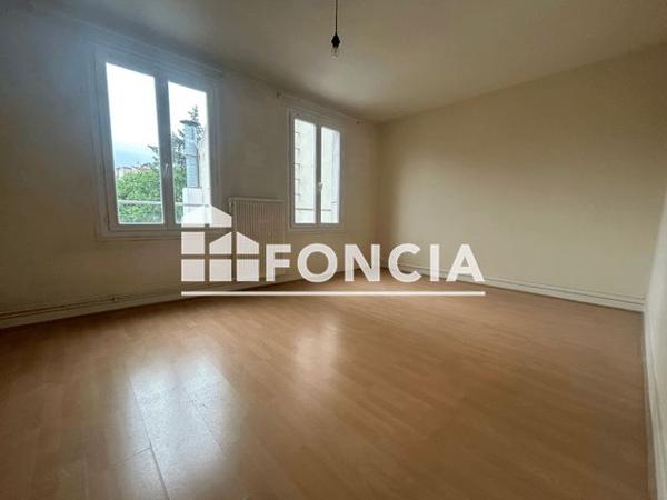 Location Studio 26.51 m² - 27 RUE DE POISSY Saint-germain-en-laye 78100