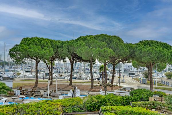 Échappée Belle face au Port : 3 pièces avec vue sur port et voiliers