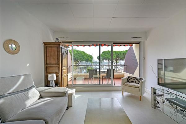 Échappée Belle face au Port : 3 pièces avec vue sur port et voiliers