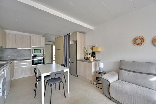 Échappée Belle face au Port : 3 pièces avec vue sur port et voiliers