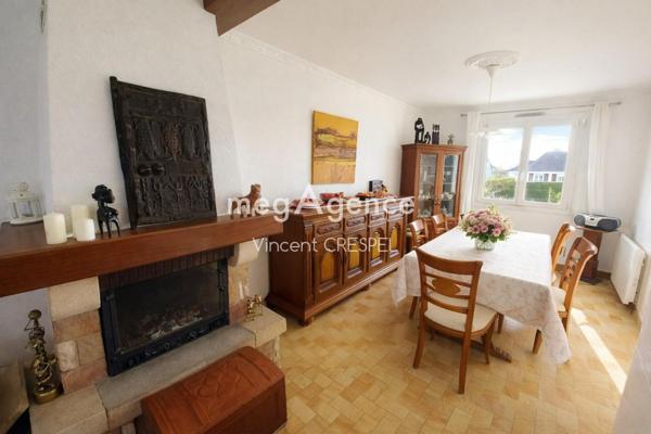 Maison à AMBRIERES-LES-VALLEES, 53300 - 4 pièces 83m²
