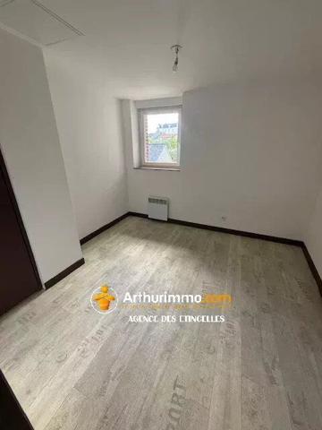 Location                                                      Appartement
                        
                     3 pièces                      40 m2                     à Martigné-Ferchaud