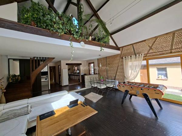 Vente                                                      Maison
                        
                     5 pièces                      153 m2                     à Gisors