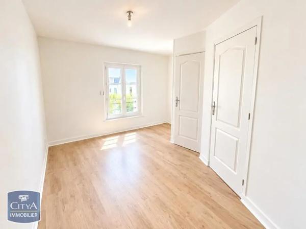 Maison à louer 3 pièces 111.4m² Loudun (86200)