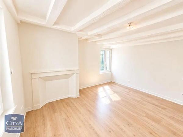 Maison à louer 3 pièces 111.4m² Loudun (86200)