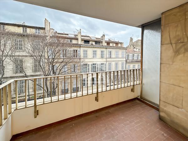 Appartement T4 71m2 Libération 13001