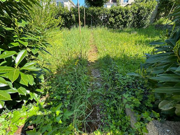 Mitoyenne 1 côté - 6 pièces - 102 m²