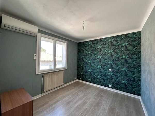 Mitoyenne 1 côté - 6 pièces - 102 m²