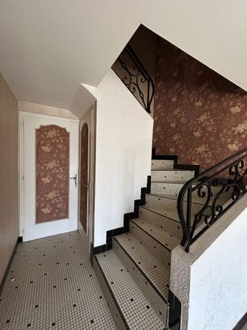 Mitoyenne 1 côté - 6 pièces - 102 m²