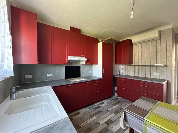 Mitoyenne 1 côté - 6 pièces - 102 m²