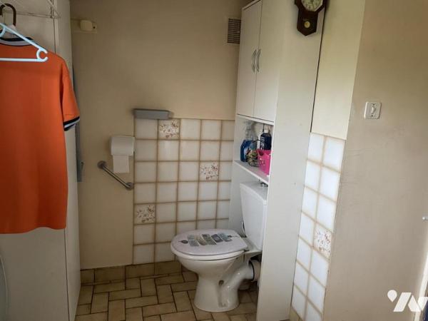 Ensemble de deux petites maisons de plain-pied à rénover entièrement  