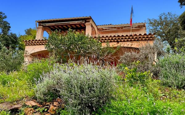 Maison à vendre    5 pièces • 95,01 m2 Saint-Raphaël