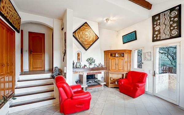 Maison à vendre    5 pièces • 95,01 m2 Saint-Raphaël