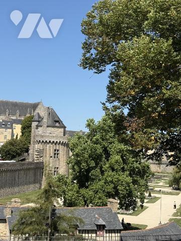 A VENDRE 56 VANNES PORT APPT T2 , 50 m²  avec VUE SUR LES REMPARTS