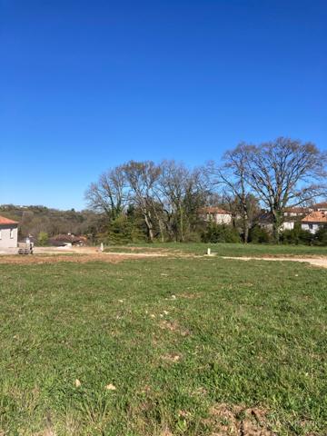 SAINT-BENOIT, terrain à bâtir de 701m²