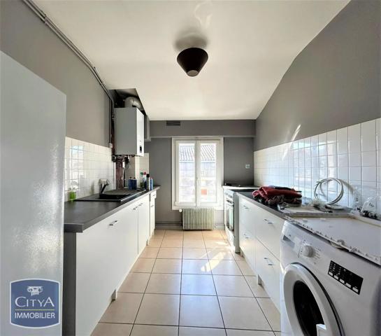 Appartement à louer 3 pièces 66.04m² Coutras (33230)