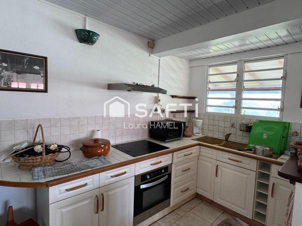 Maison avec 2 T3, vue mer.