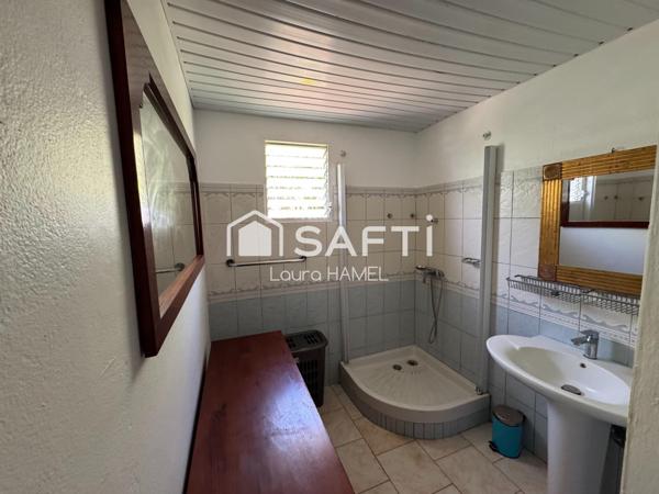 Maison avec 2 T3, vue mer.