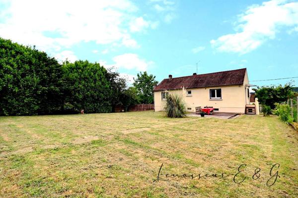 MOUY 60250 - Pavillon 4 chambres possible 5 sur sous sol total - 870m²