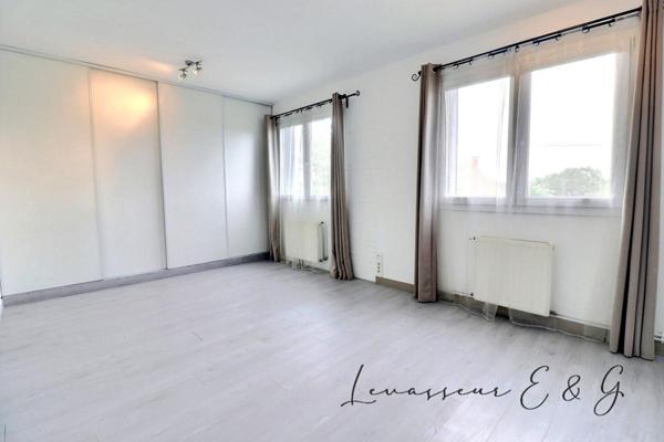MOUY 60250 - Pavillon 4 chambres possible 5 sur sous sol total - 870m²