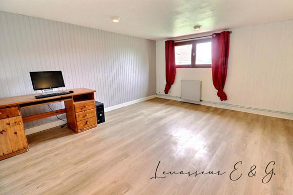 MOUY 60250 - Pavillon 4 chambres possible 5 sur sous sol total - 870m²