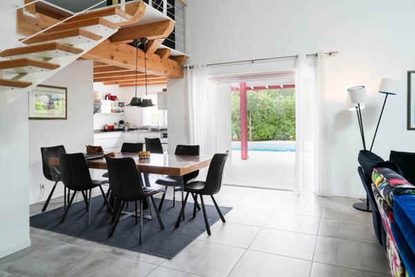 Maison contemporaine d’exception avec piscine – Élégance, confort et performance énergétique au cœur de Larressore