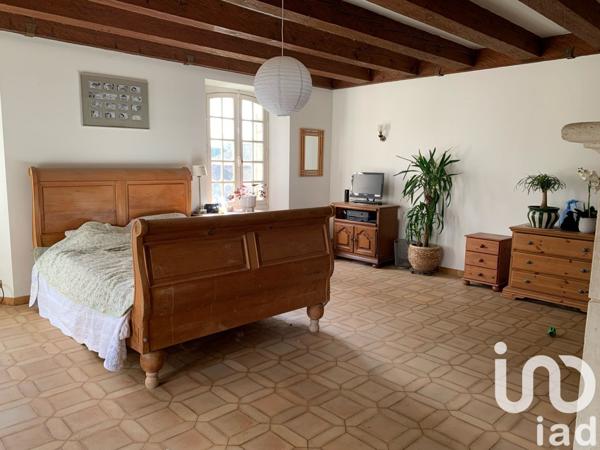 Maison traditionnelle 6 pièces de 278 m² à Lamonzie-Saint-Martin (24680)