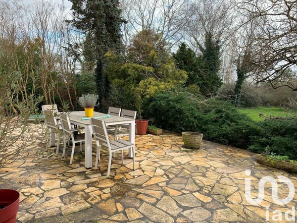 Maison traditionnelle 6 pièces de 278 m² à Lamonzie-Saint-Martin (24680)