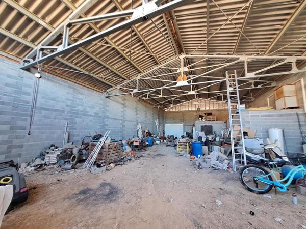 Propriété d'exception avec piscine et grande dépendance