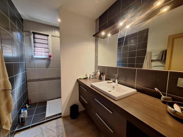 Propriété d'exception avec piscine et grande dépendance