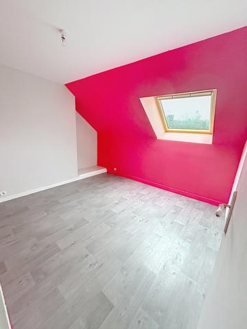 Plouay (56240) Découvrez cette longère située à quelques minutes du bourg de Plouay.