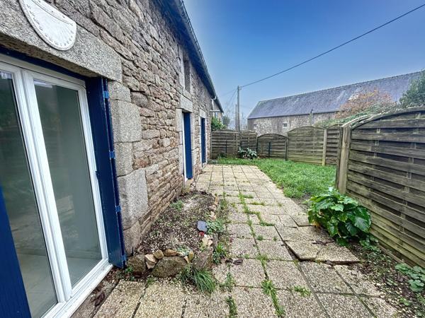 Plouay (56240) Découvrez cette longère située à quelques minutes du bourg de Plouay.