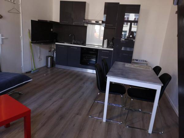 Appartement
                                                                                                                                                                                                                                                                                                                        2 pièce(s)                                                                                                                                                                                                          1 chambre(s)                                                                                                                                                                                                          42  m²