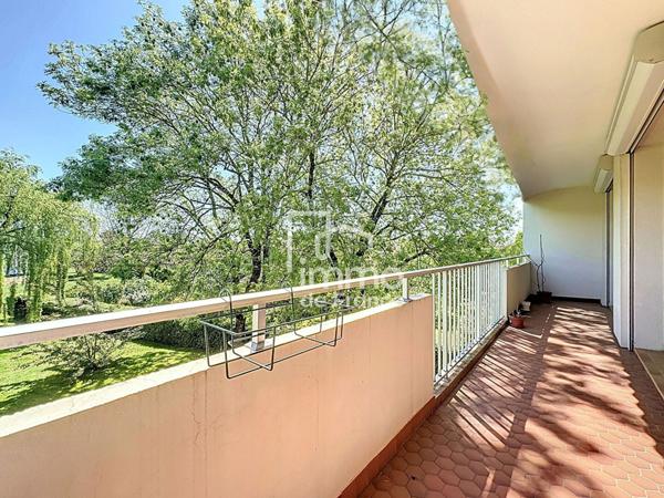 Appartement Saint Denis Les Bourg 3 pièce(s)