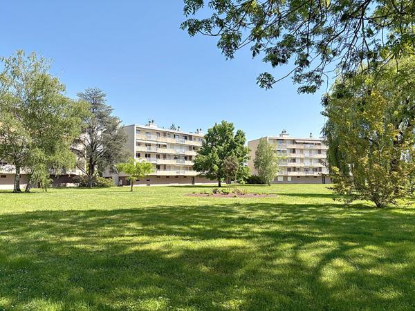 Appartement Saint Denis Les Bourg 3 pièce(s)