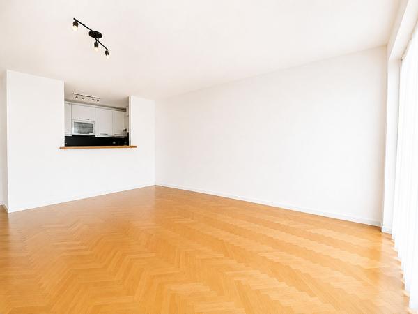 Appartement familial 4 pièces avec balcon, box et DPE B Nanterre limite Rueil-Malmaison