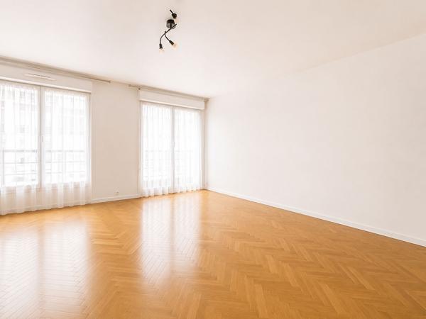 Appartement familial 4 pièces avec balcon, box et DPE B Nanterre limite Rueil-Malmaison