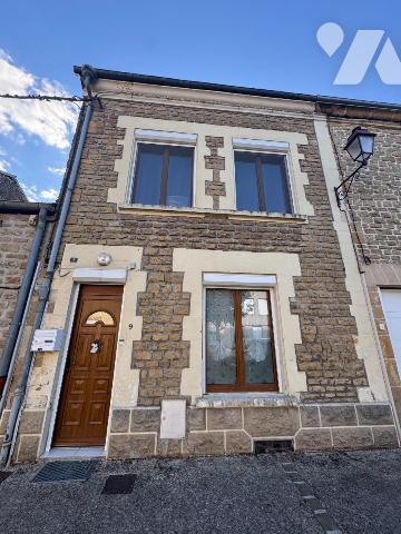 Nouveau mandat, maison de village spacieuse comprenant:

- au rez-de-chaussée: entrée, WC, cu...