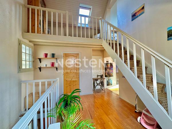 Nestenn Igny - Maison Familiale 170 m² de 8 Pièces, Secteur très recherché proche place de la Ferme, 5 chambres, double séjour avec accès direct terrasse et jardin, Lumineux, Calme, Proche des Commerces/Transports et Ecoles ( plateau Saclay)