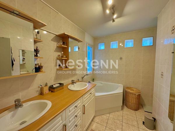 Nestenn Igny - Maison Familiale 170 m² de 8 Pièces, Secteur très recherché proche place de la Ferme, 5 chambres, double séjour avec accès direct terrasse et jardin, Lumineux, Calme, Proche des Commerces/Transports et Ecoles ( plateau Saclay)