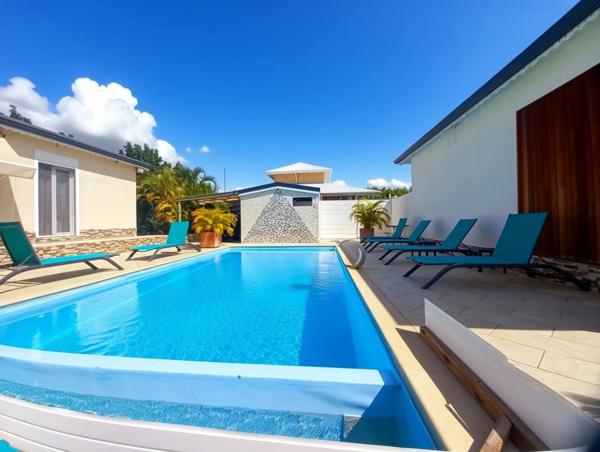 EXCLUSIVITÉ- Propriété à vendre 3 logements de plain-pied, 9 pièces SAINTE ANNE GISSAC (971)