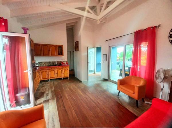 EXCLUSIVITÉ- Propriété à vendre 3 logements de plain-pied, 9 pièces SAINTE ANNE GISSAC (971)