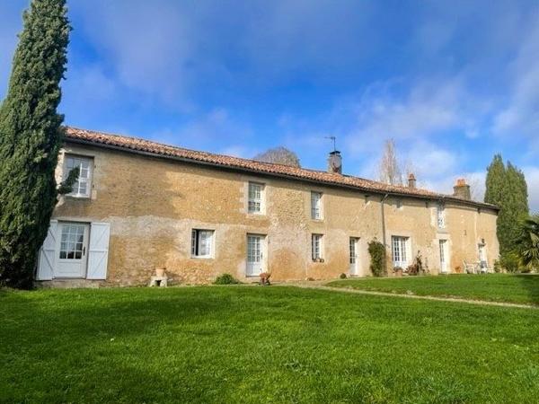 propriété 250 m² habitables sur terrain de presque 2 hectares