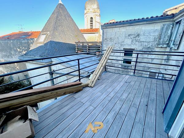 Hypercentre - Duplex avec Rooftop et Terrasse €360 000 ** - Référence MR647-3