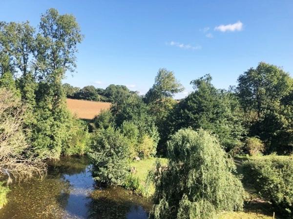 Propriété Moulin à 422 m² ROCHESERVIERE (85)