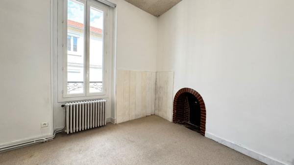 A vendre, centre ville de Perigueux (24000), bel immeuble avec jardin