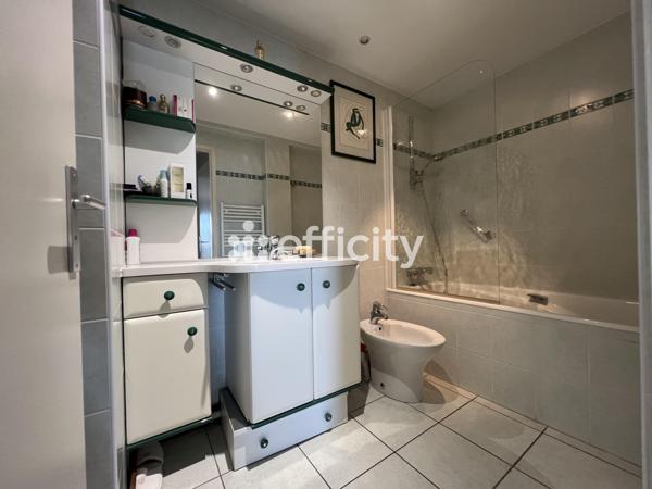 Appartement
         3 pièces
        - 116 m² 789 000 € *