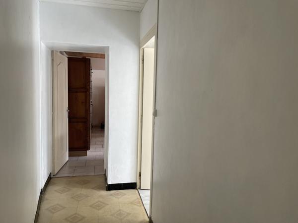 FERMETTE DE PLAIN PIED avec DEPENDANCES