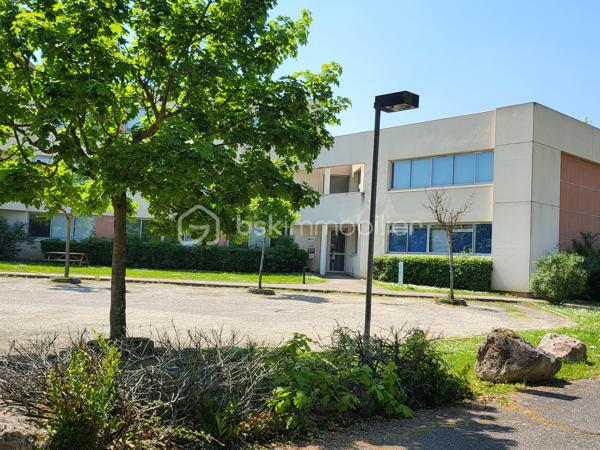 Bureau de 233,38 m²