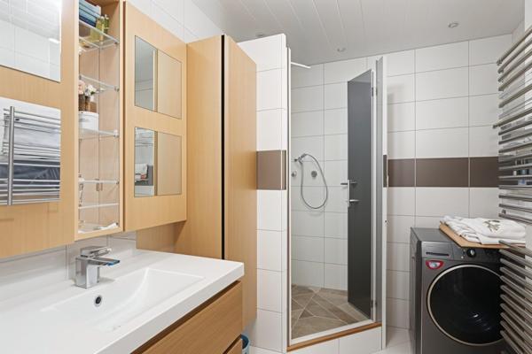 Appartement 3 pièces avec balcon cave et 2 stationnements